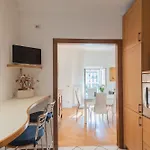Linda By Rent