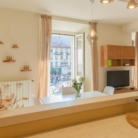 Linda By Rent * كومو